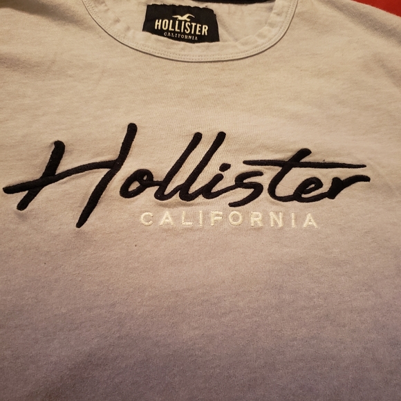 Very cute small Hollister gray and blue t shirt. - Picture 2 of 4